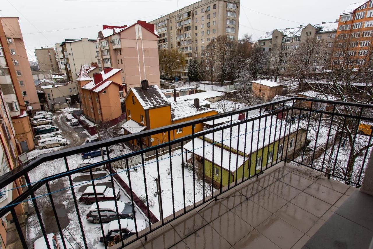 Подобово В Центрі Поряд Жд Ternopil Exterior photo